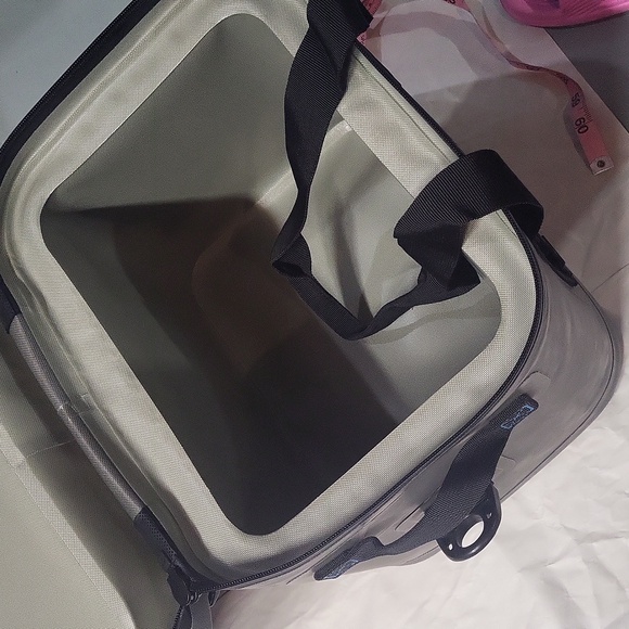 Large gray green insulated cooler can summer USIC new soft pack 40 can bag strap - Picture 6 of 11